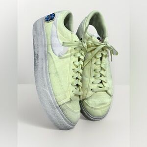 NIKE Blazer Low Platform SE NN Womens Shoes DJ6376-800 Size 9Yellow Flower